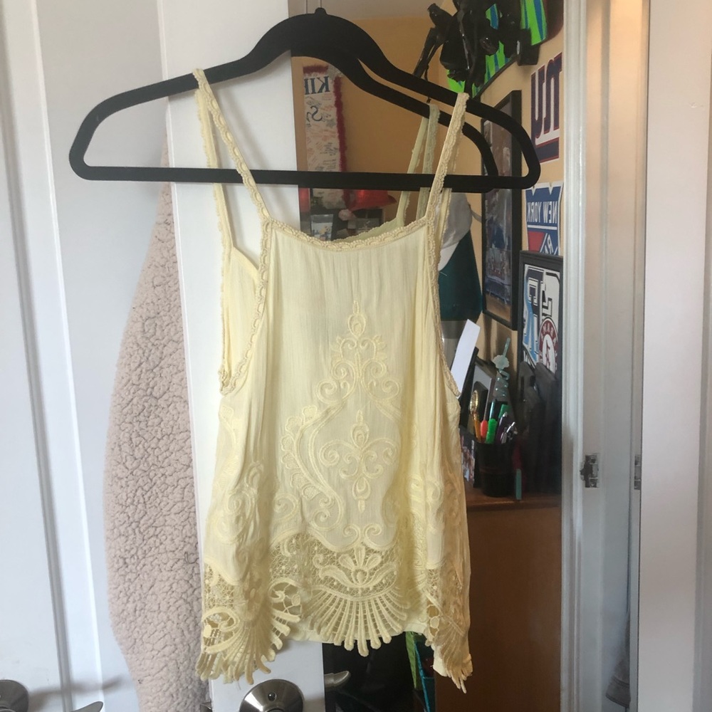Beautiful yellow lacy tank